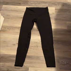 Lululemon size 12 wunder under